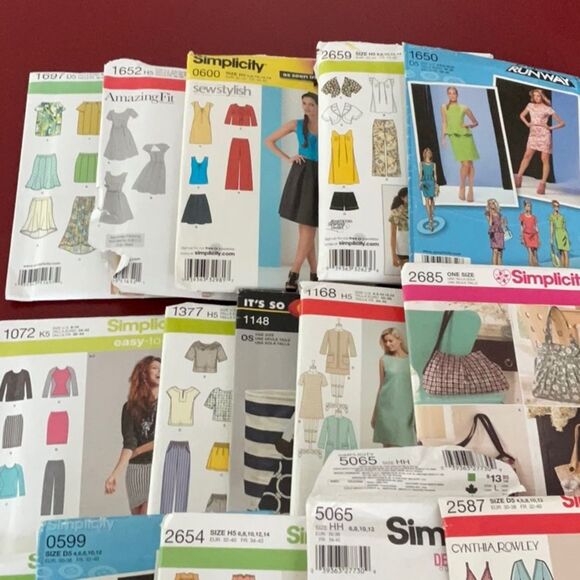 22 Simplicity Patterns 2004 - 2014 See List - Picture 2 of 5